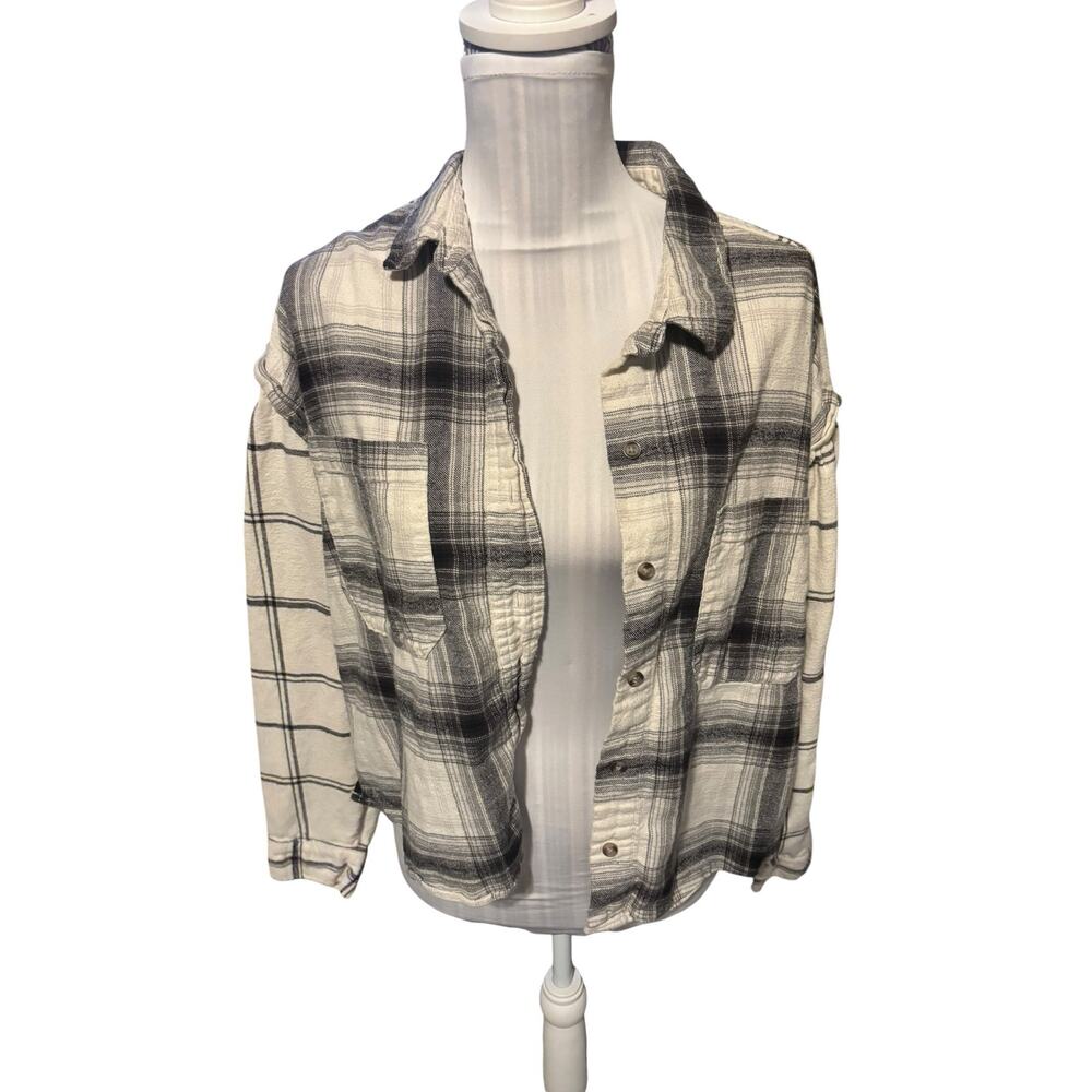Universal Thread Cream & Black Plaid Flannel Button Down Size XL